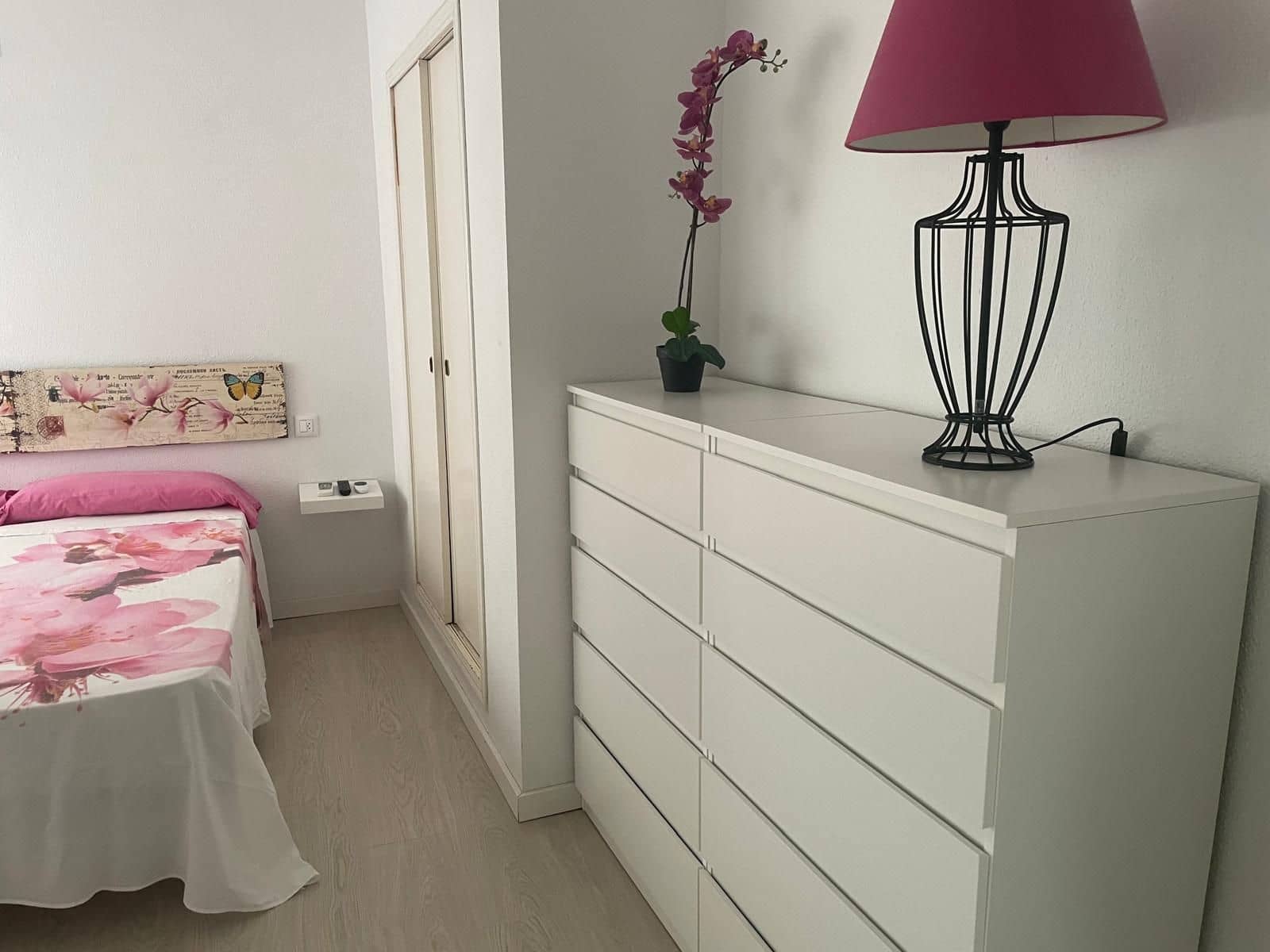 2 bedroom Flat for rent in Torrevieja with pool - € 750 (Ref: 9627171)