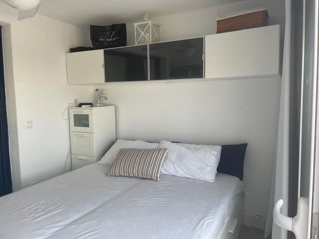 2 sovrum Lägenhet att hyra i Torrevieja med pool - 750 € (Ref: 9627171)