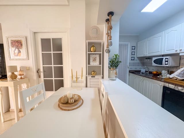 2 sovrum Lägenhet att hyra i Torrevieja - 1 200 € (Ref: 9633829)