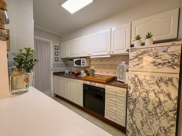 2 sovrum Lägenhet att hyra i Torrevieja - 1 200 € (Ref: 9633829)