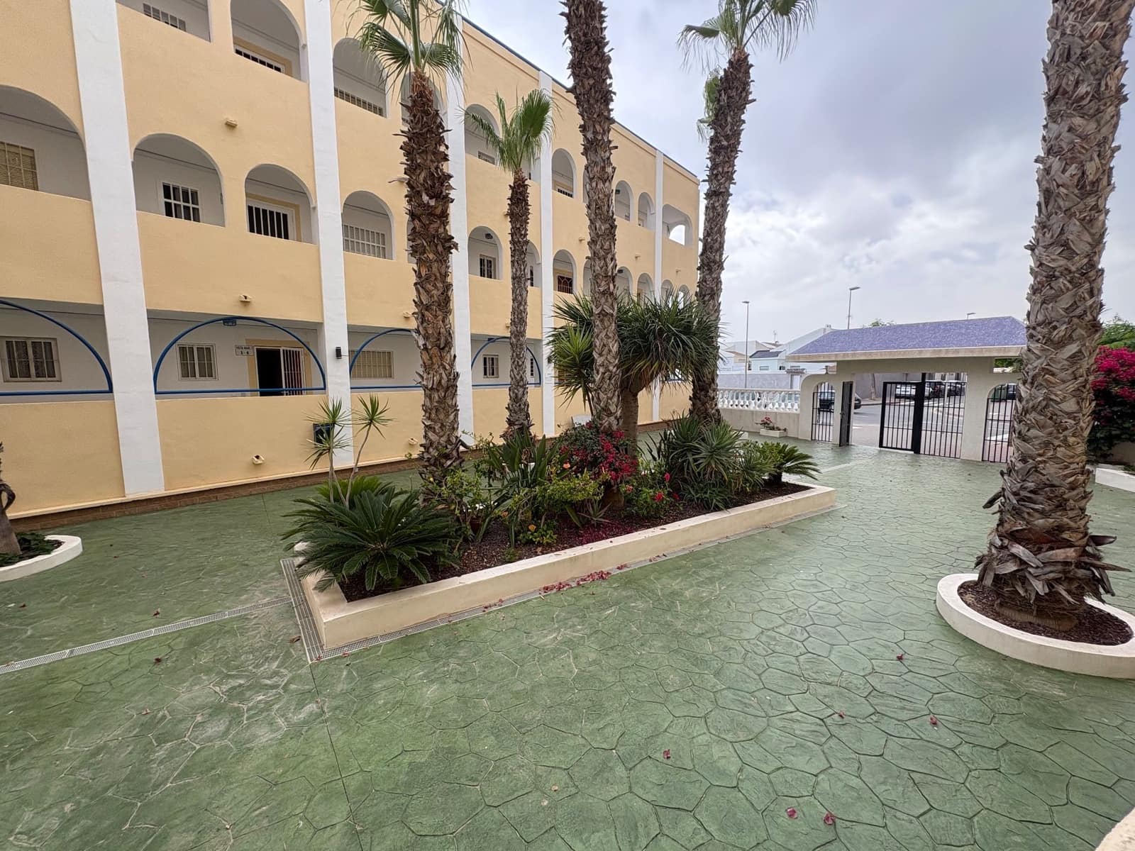 1 makuuhuone Asunto vuokrattavana paikassa Pilar de la Horadada mukana 
autotalli - 650 € (Ref: 9633830)