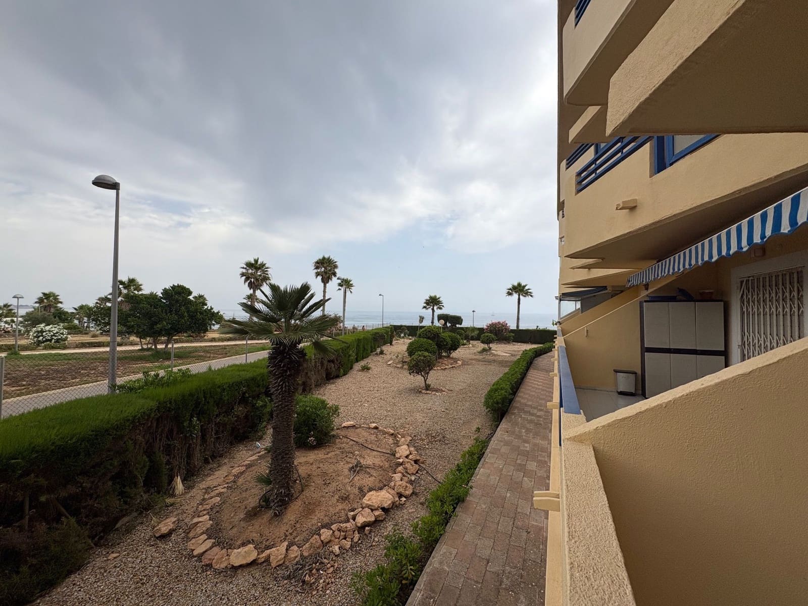 1 makuuhuone Asunto vuokrattavana paikassa Pilar de la Horadada mukana 
autotalli - 650 € (Ref: 9633830)