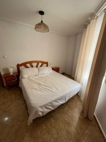 2 slaapkamer Flat te huur in Torrevieja - € 750 (Ref: 9636413)