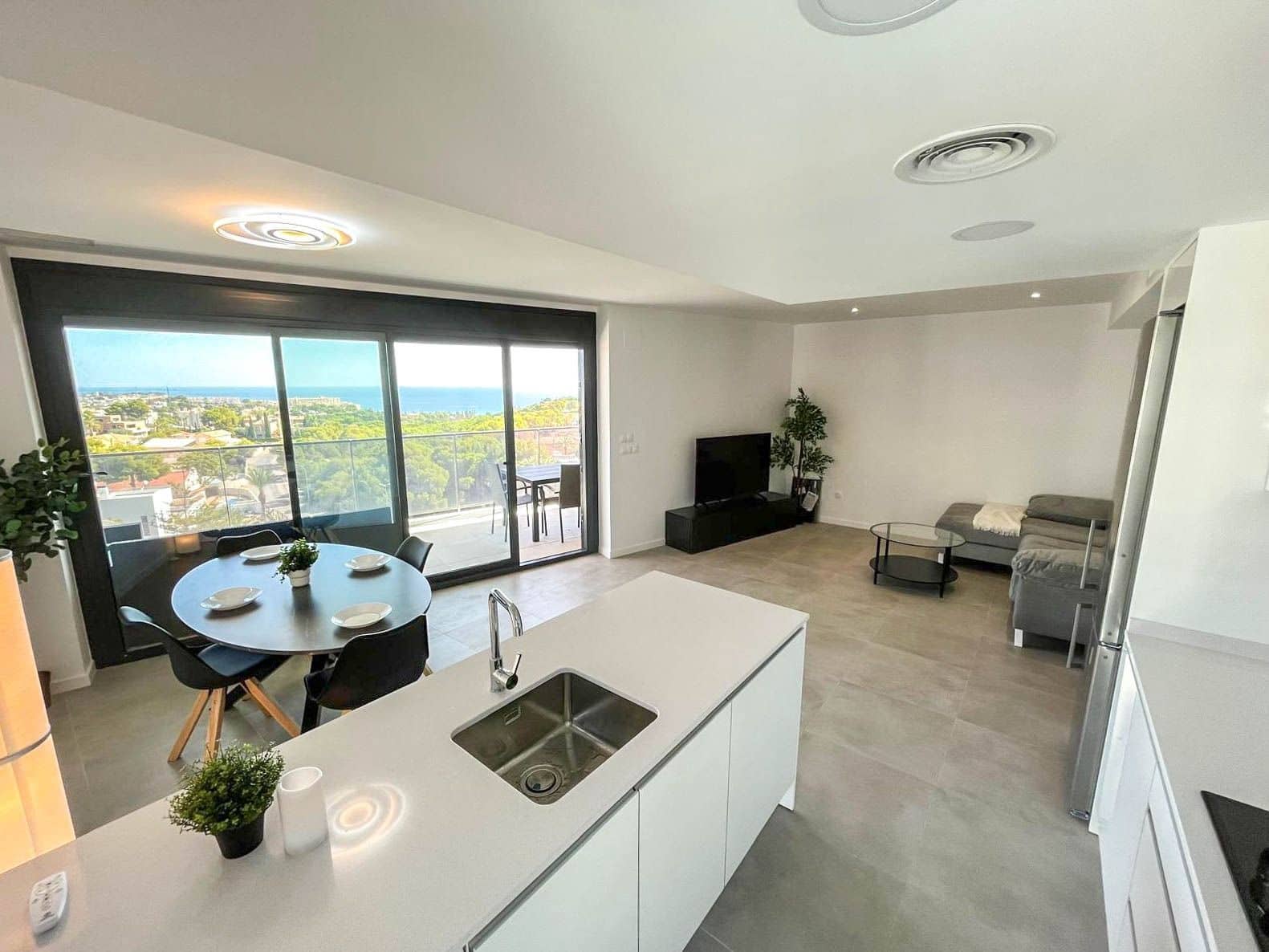 3 soverom Leilighet til leie i Dehesa de Campoamor med svømmebasseng garasje - € 1 800 (Ref: 9636414)