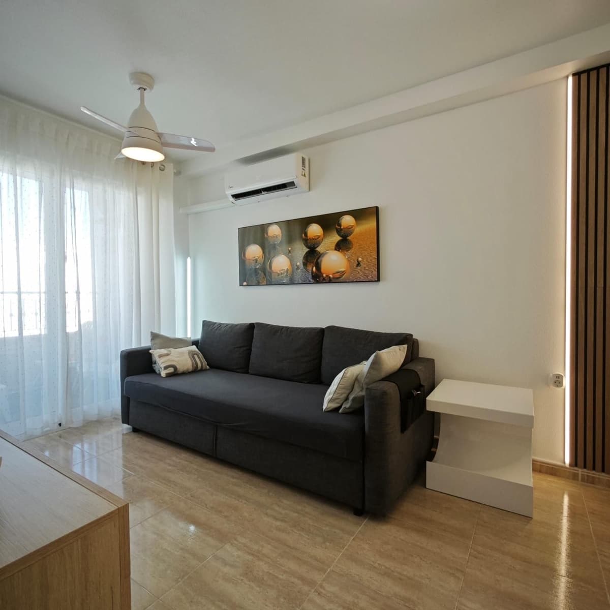 Appartement de 1 chambre à louer à Torrevieja avec piscine garage - 750 € (Ref: 9643727)