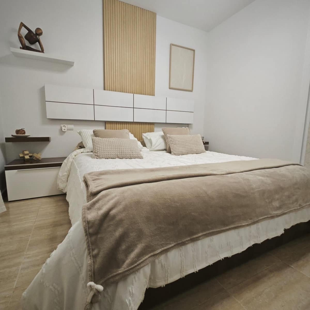 Appartement de 1 chambre à louer à Torrevieja avec piscine garage - 750 € (Ref: 9643727)