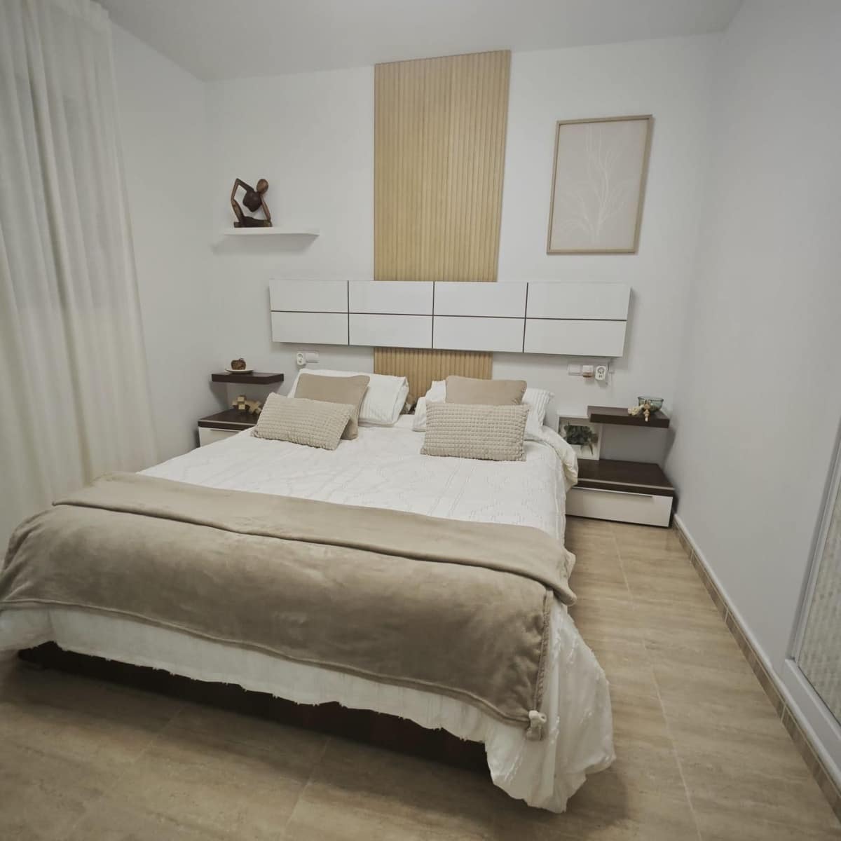 Appartement de 1 chambre à louer à Torrevieja avec piscine garage - 750 € (Ref: 9643727)