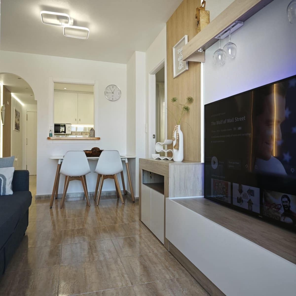 Appartement de 1 chambre à louer à Torrevieja avec piscine garage - 750 € (Ref: 9643727)