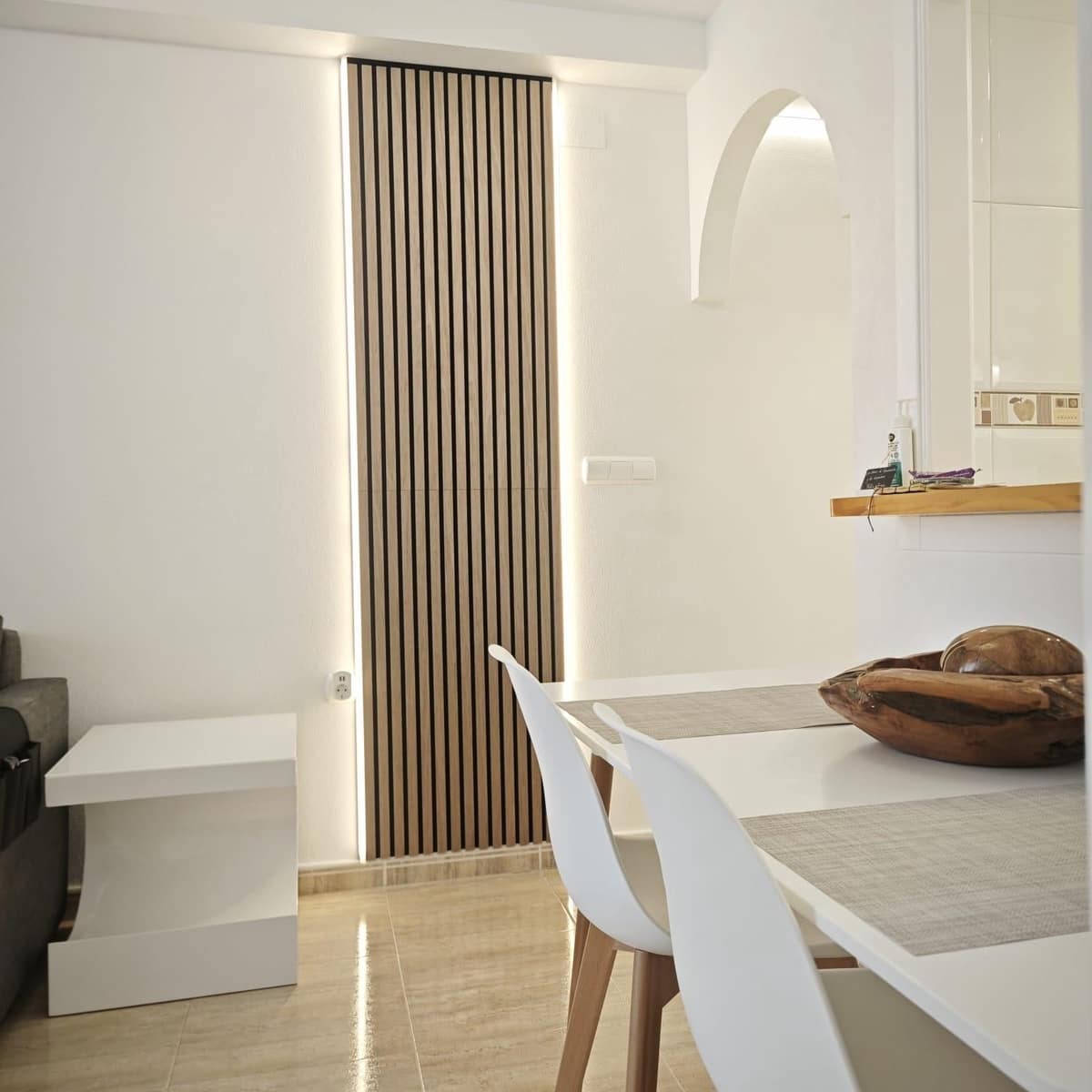 Appartement de 1 chambre à louer à Torrevieja avec piscine garage - 750 € (Ref: 9643727)