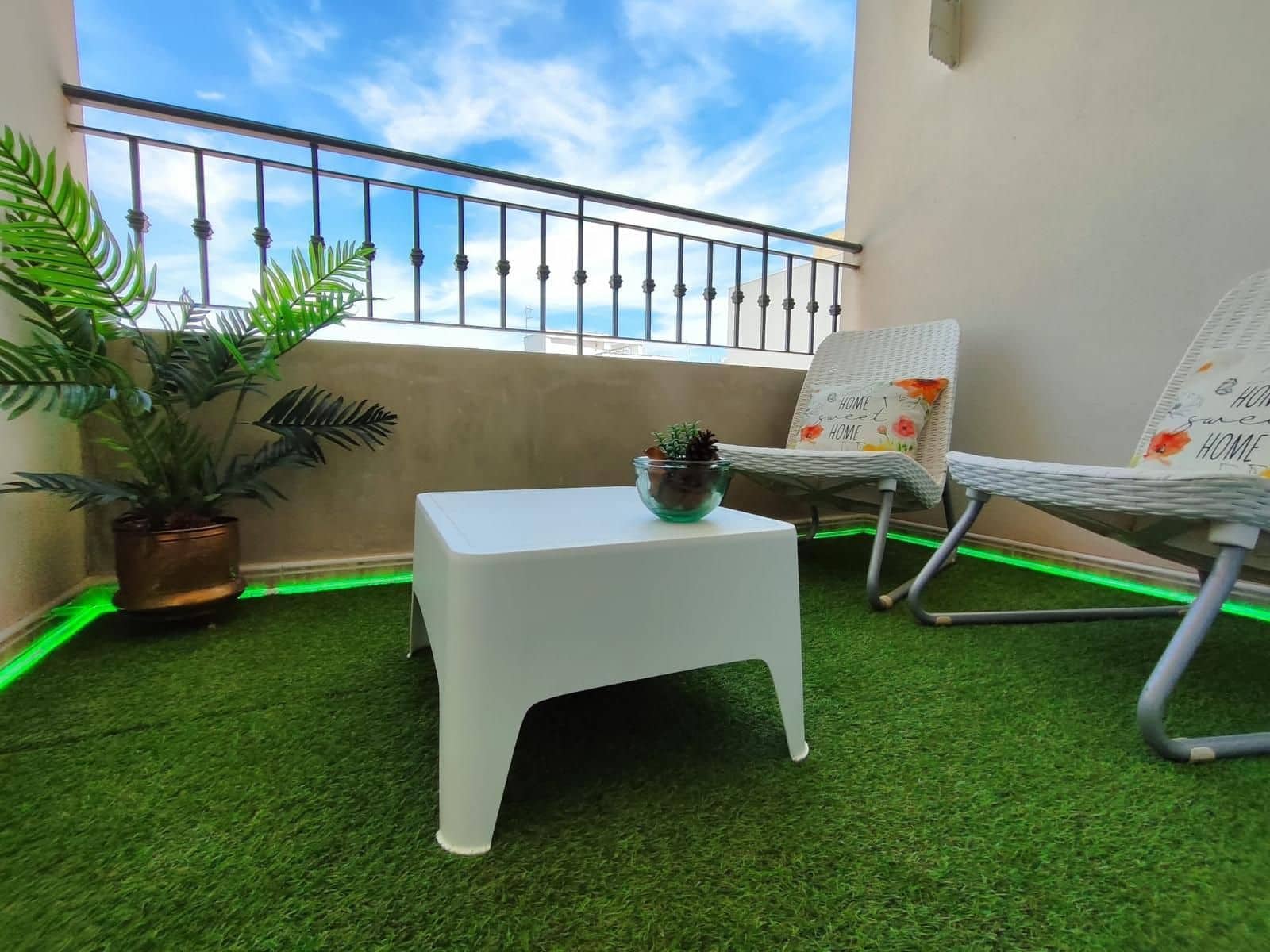 Appartement de 1 chambre à louer à Torrevieja avec piscine garage - 750 € (Ref: 9643727)