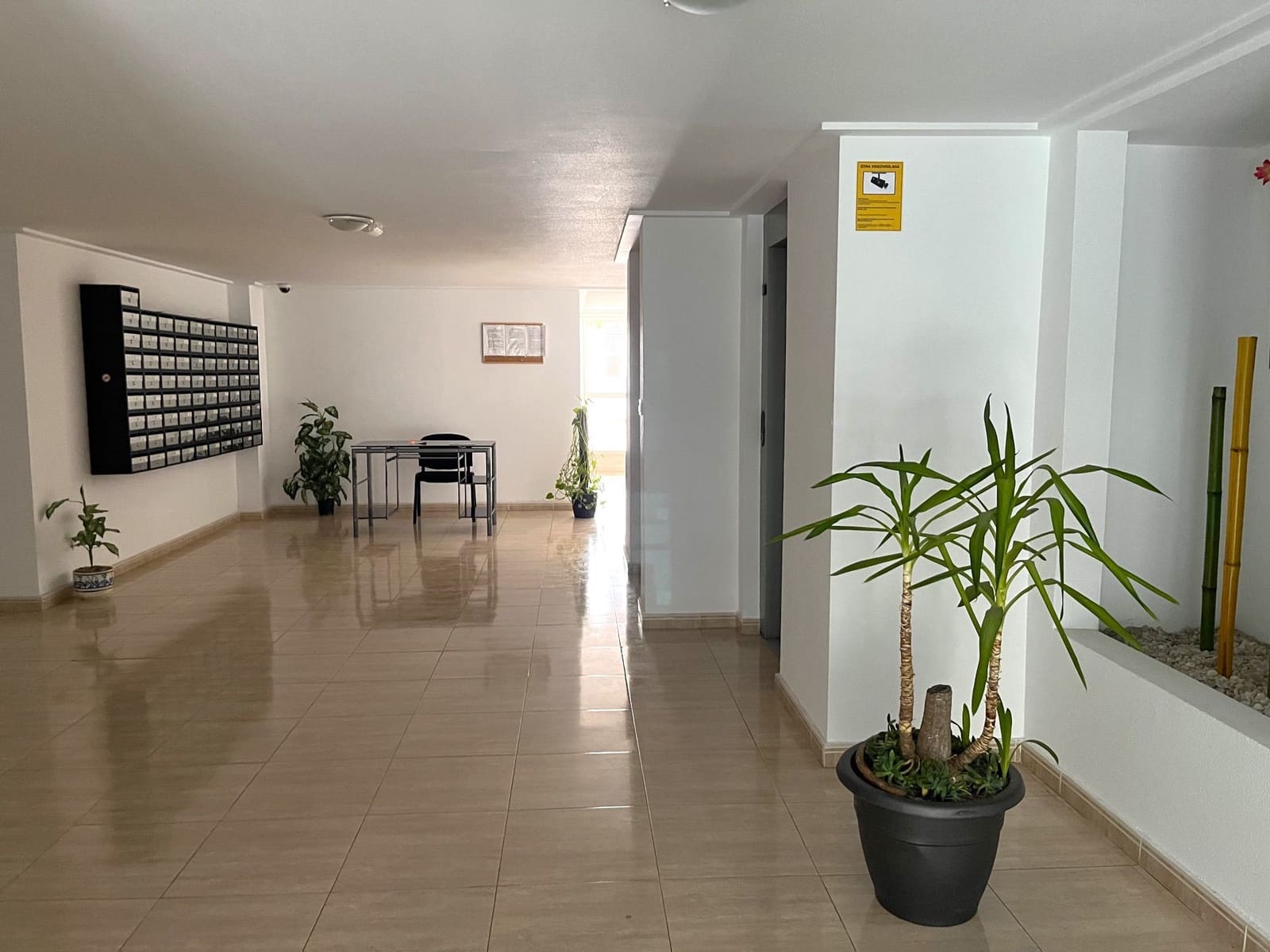 Appartement de 1 chambre à louer à Torrevieja avec piscine garage - 750 € (Ref: 9643727)
