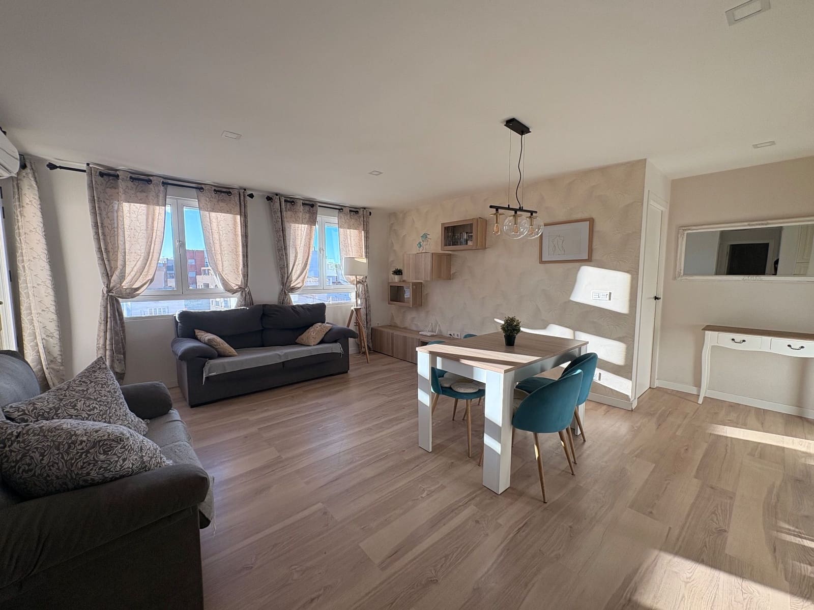 3 sovrum Lägenhet att hyra i Torrevieja - 1 100 € (Ref: 9643728)