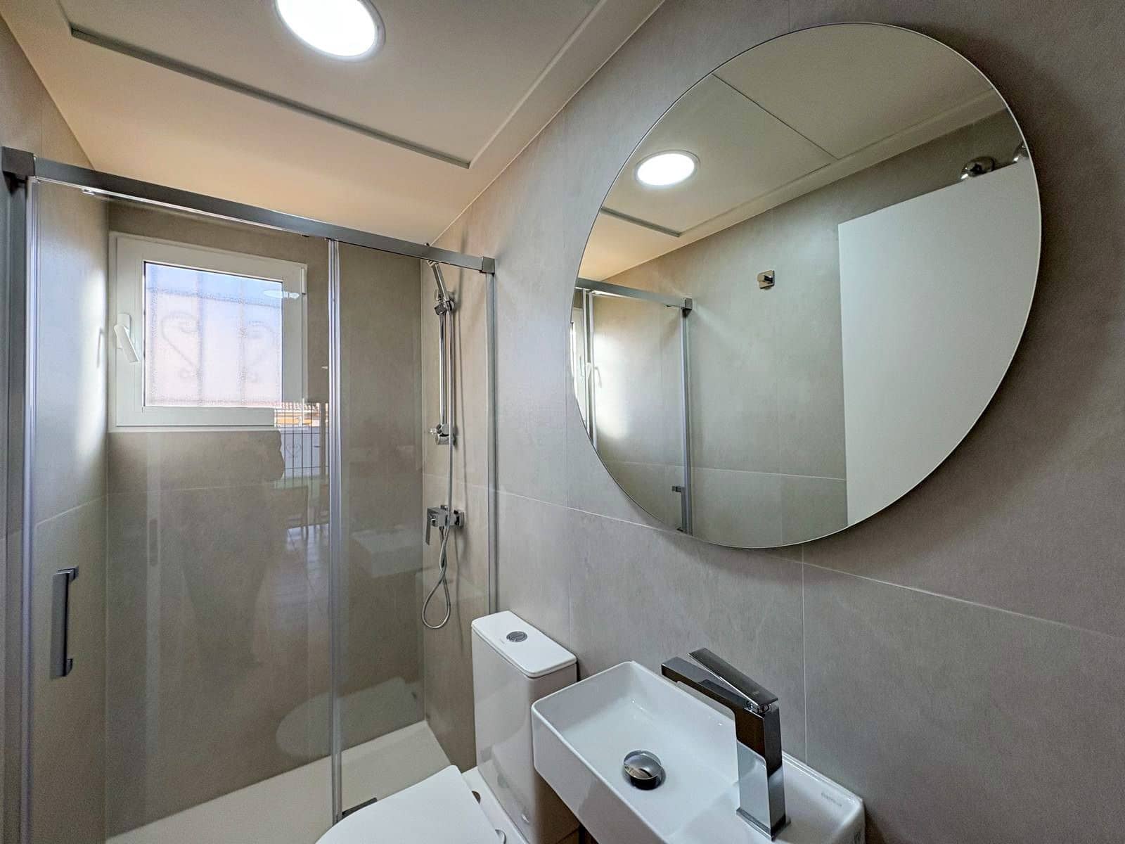 Villa/Maison de 3 chambres à louer à Orihuela Costa - 1 700 € (Ref: 9643729)