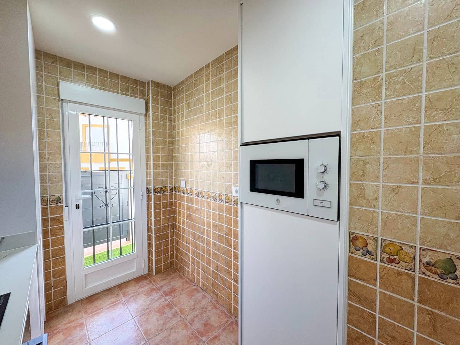Villa/Maison de 3 chambres à louer à Orihuela Costa - 1 700 € (Ref: 9643729)