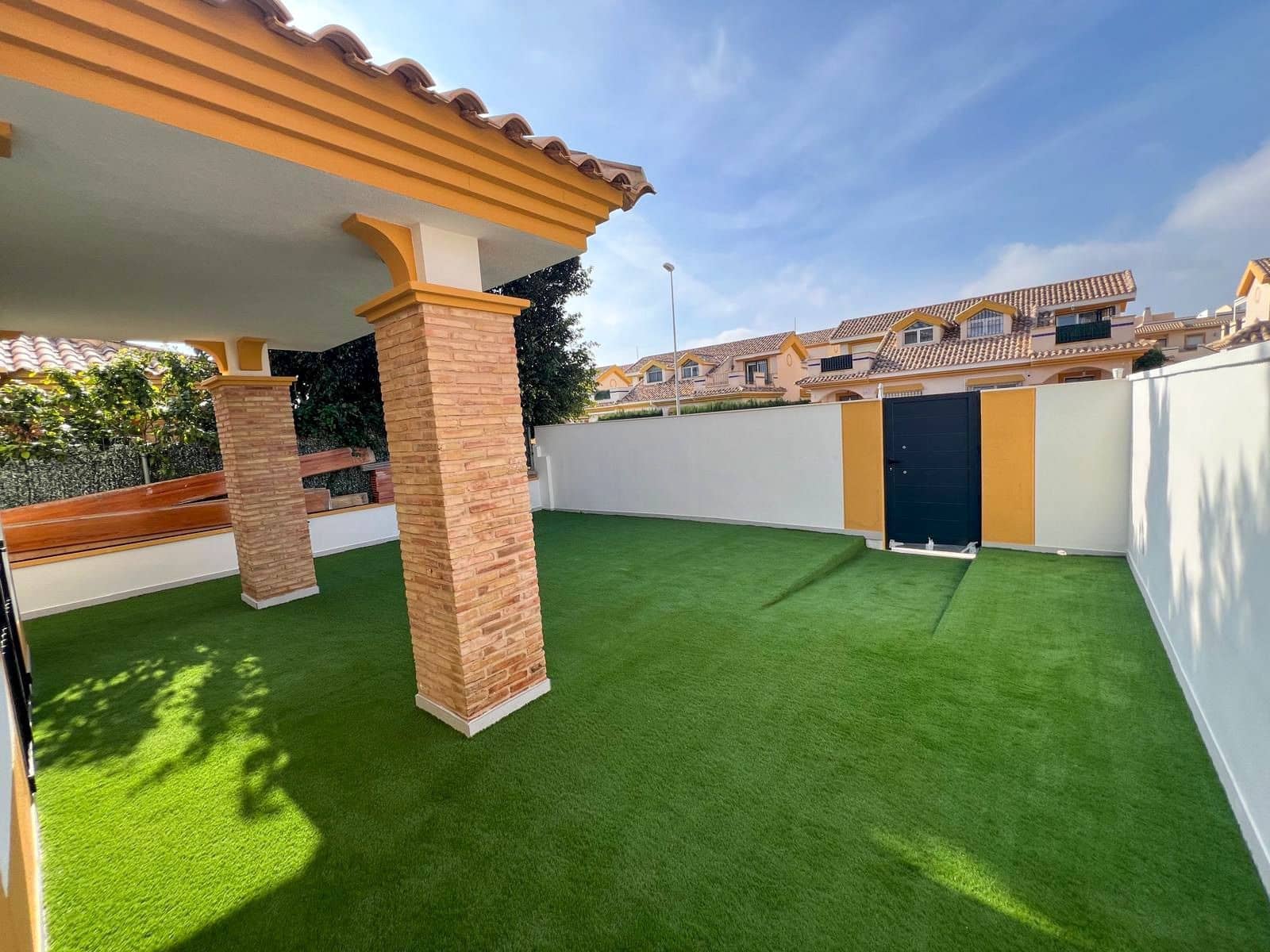 Villa/Maison de 3 chambres à louer à Orihuela Costa - 1 700 € (Ref: 9643729)