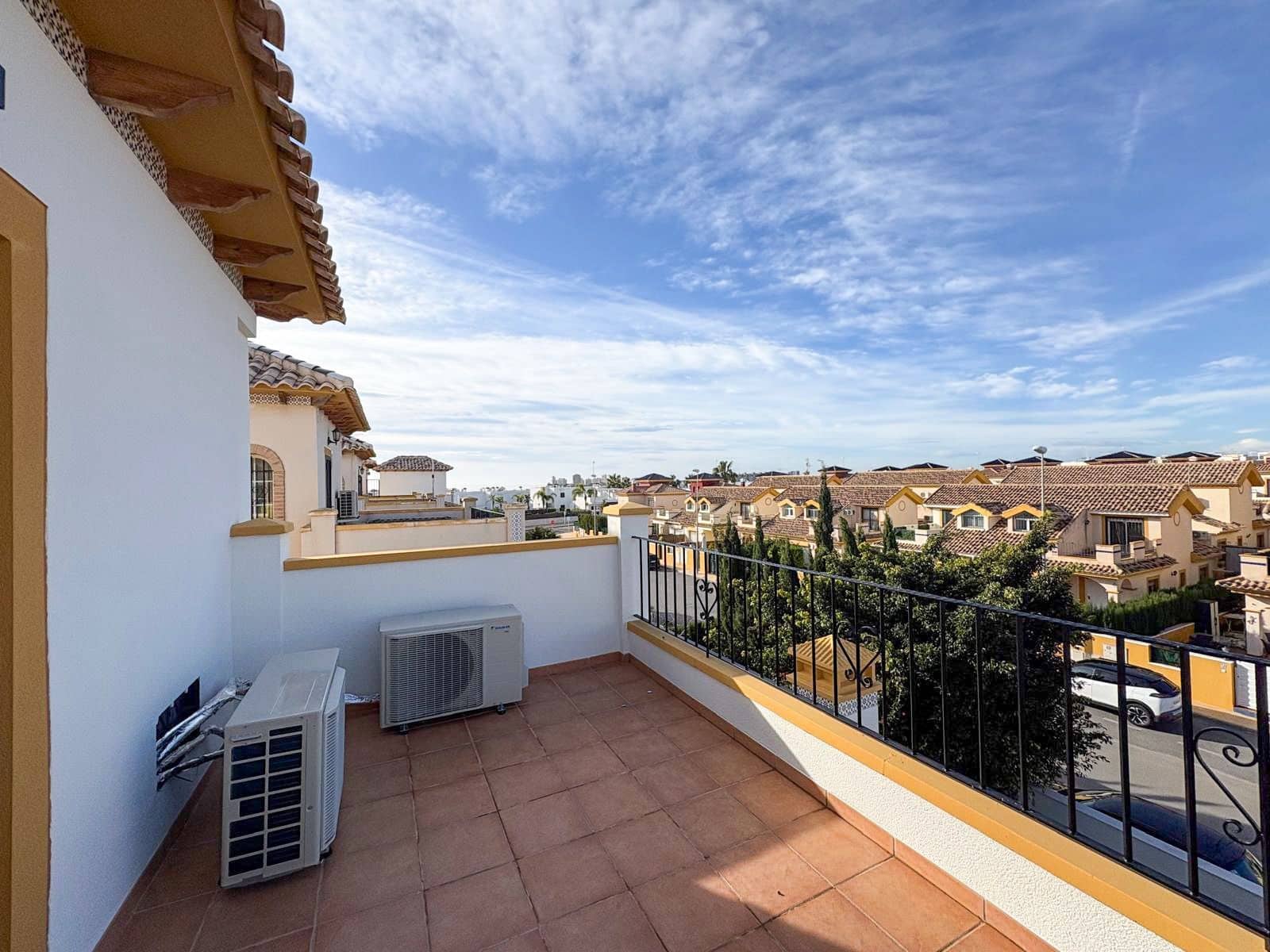 Villa/Maison de 3 chambres à louer à Orihuela Costa - 1 700 € (Ref: 9643729)