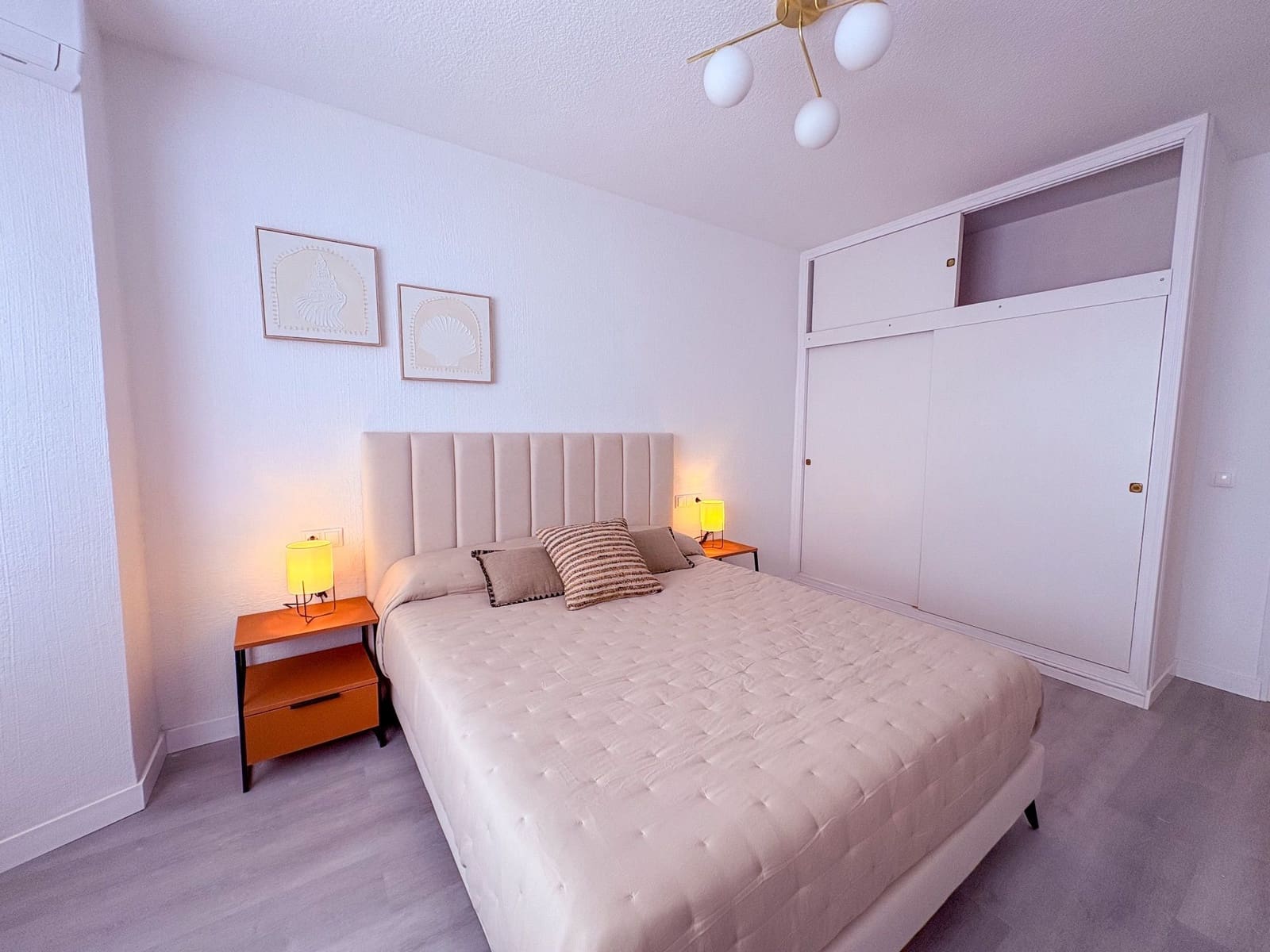 Appartement de 3 chambres à louer à Torrevieja - 1 700 € (Ref: 9647669)