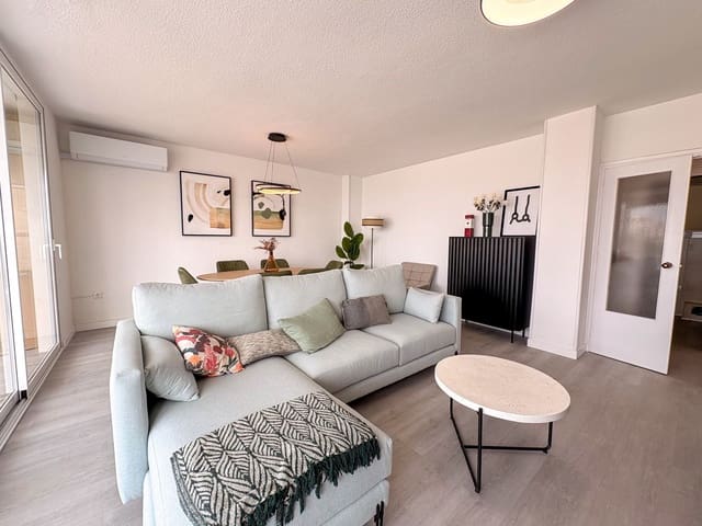 Appartement de 3 chambres à louer à Torrevieja - 1 700 € (Ref: 9647669)