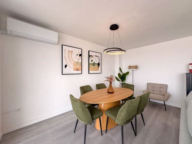 Appartement de 3 chambres à louer à Torrevieja - 1 700 € (Ref: 9647669)