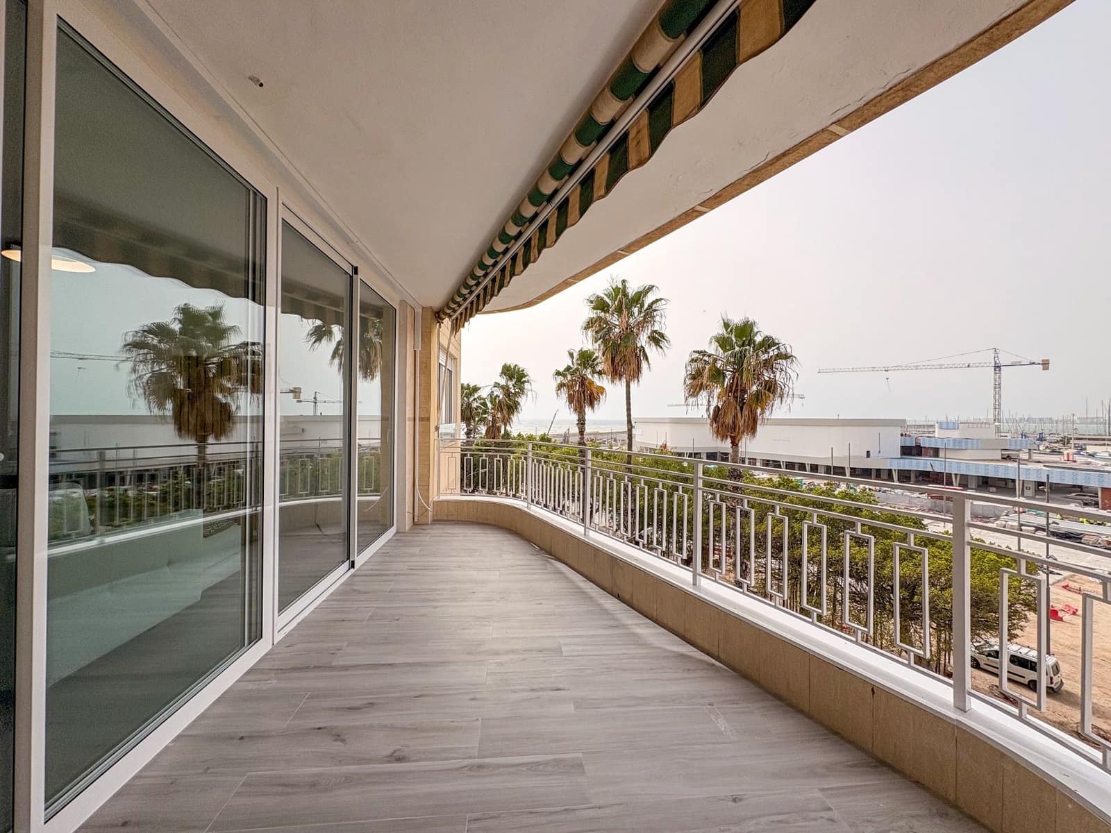 Appartement de 3 chambres à louer à Torrevieja - 1 700 € (Ref: 9647669)