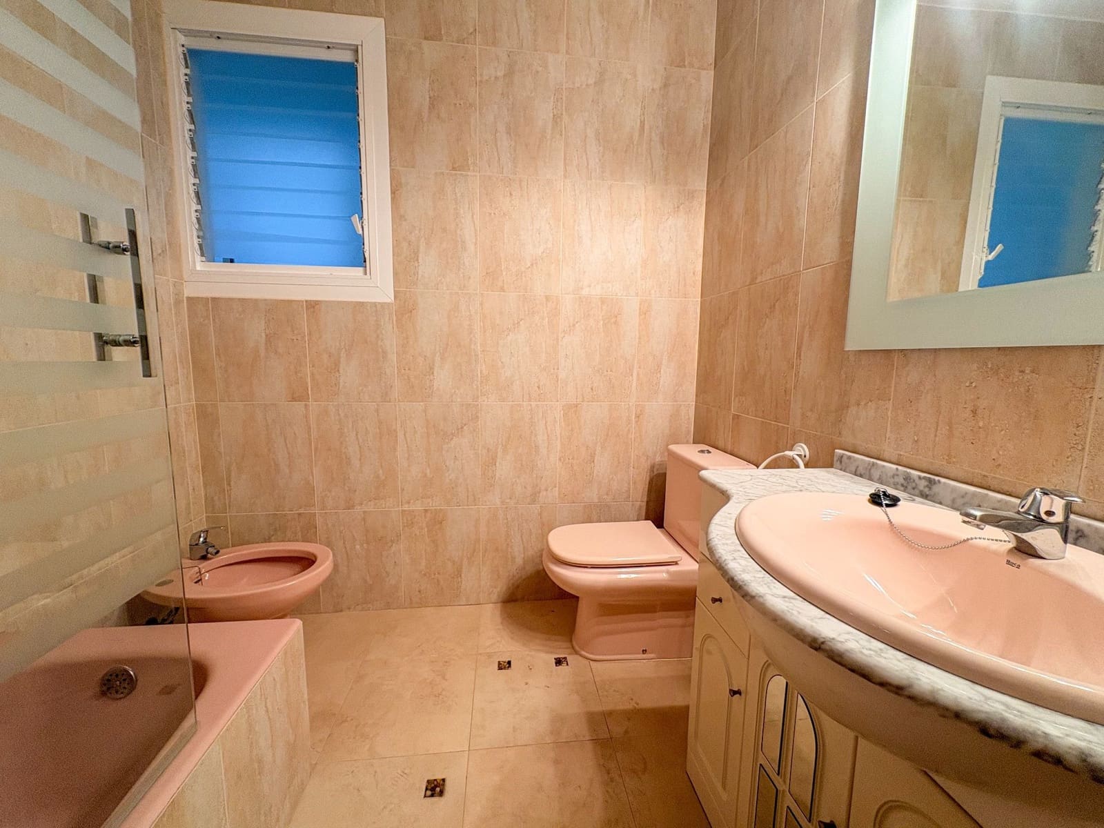 Appartement de 3 chambres à louer à Torrevieja - 1 700 € (Ref: 9647669)