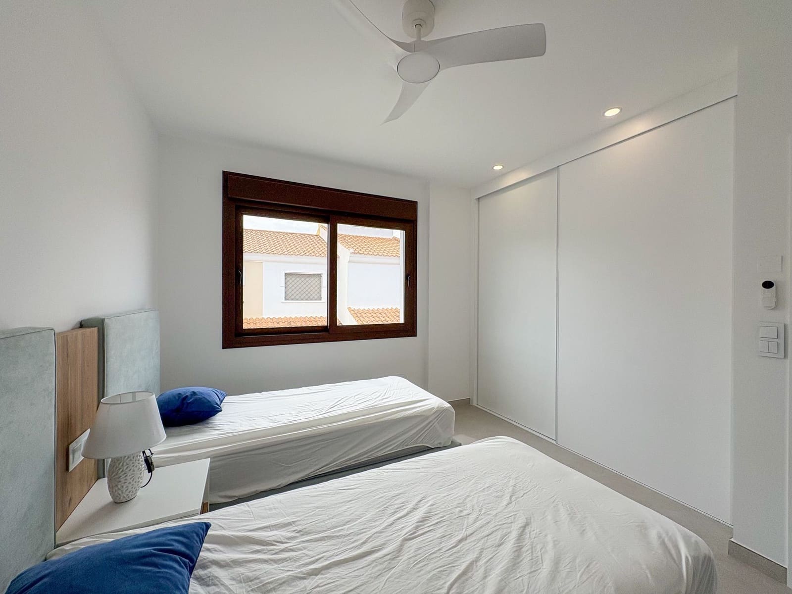 Chalet de 3 habitaciones en Pilar de la Horadada en alquiler con piscina garaje - 2.600 € (Ref: 9651213)