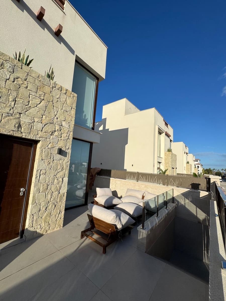 3 Zimmer Villa zu vermieten in Ciudad Quesada mit Pool Garage - 2.400 € (Ref: 9658294)