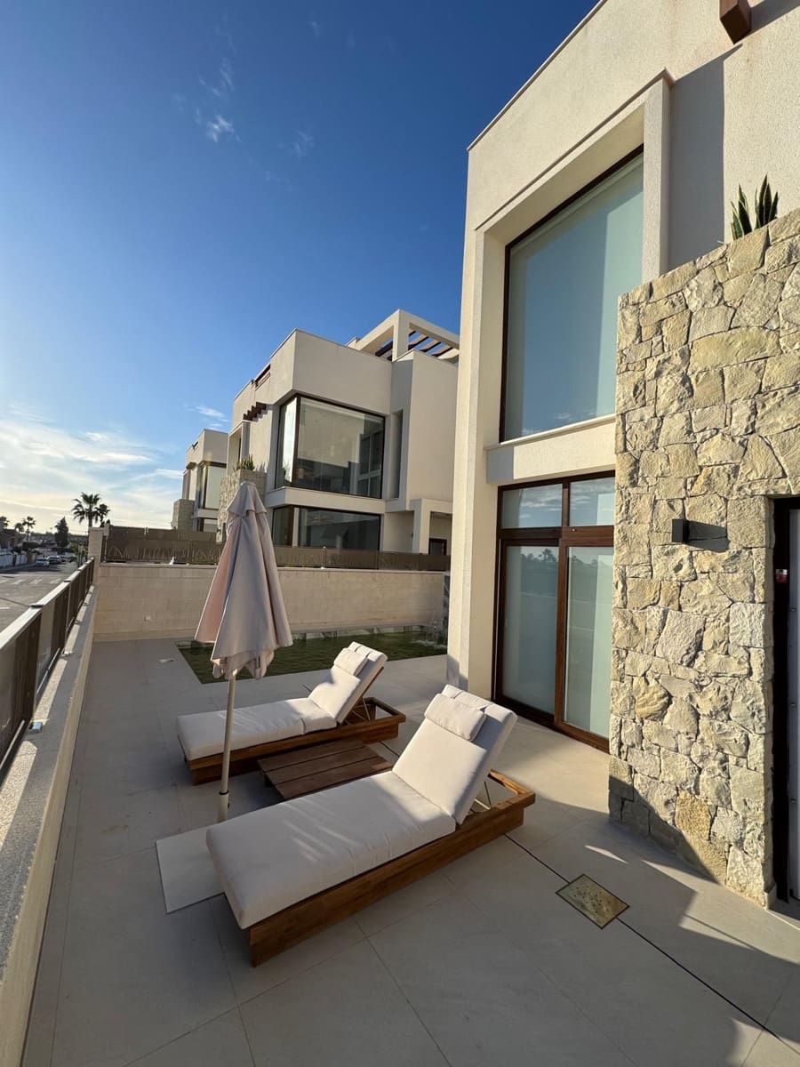 3 Zimmer Villa zu vermieten in Ciudad Quesada mit Pool Garage - 2.400 € (Ref: 9658294)