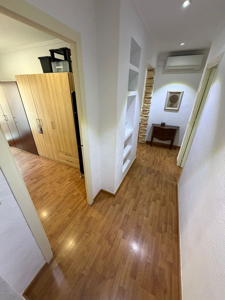 2 slaapkamer Flat te huur in Torrevieja - € 850 (Ref: 9658295)