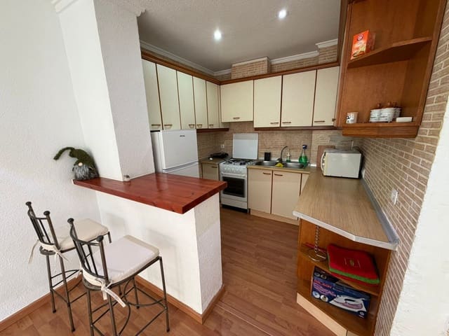 2 soverom Leilighet til leie i Torrevieja - € 850 (Ref: 9658295)