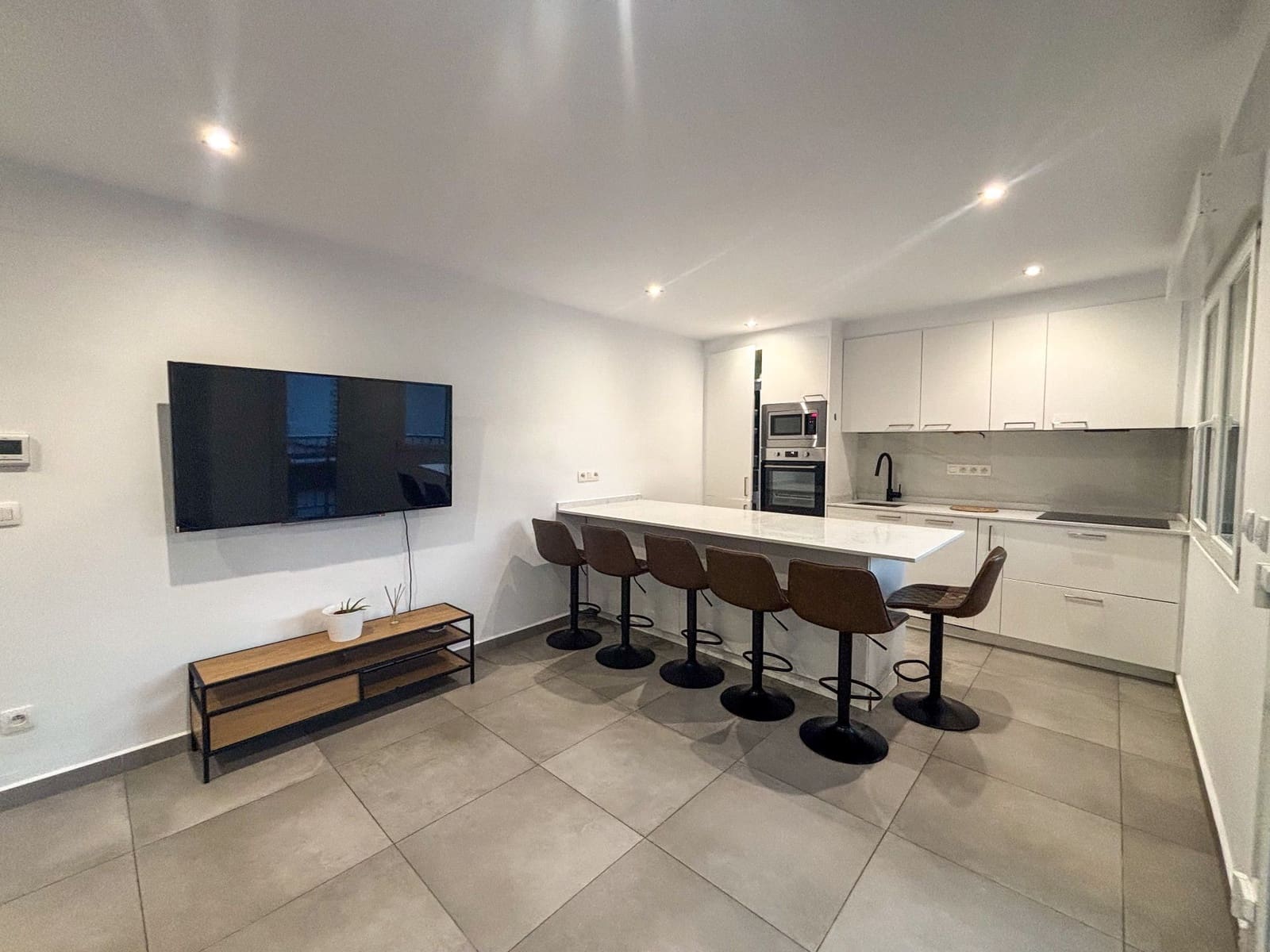 Appartement de 3 chambres à louer à Torrevieja - 1 150 € (Ref: 9665886)