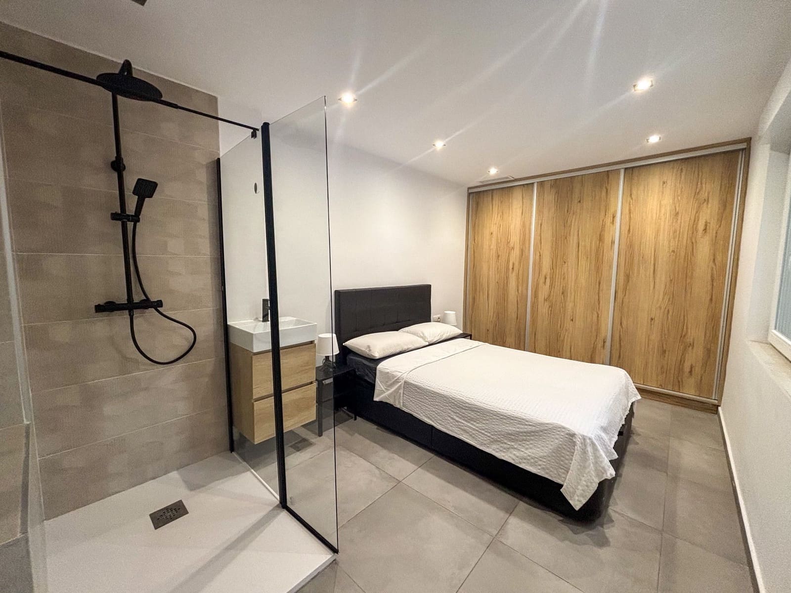 Appartement de 3 chambres à louer à Torrevieja - 1 150 € (Ref: 9665886)