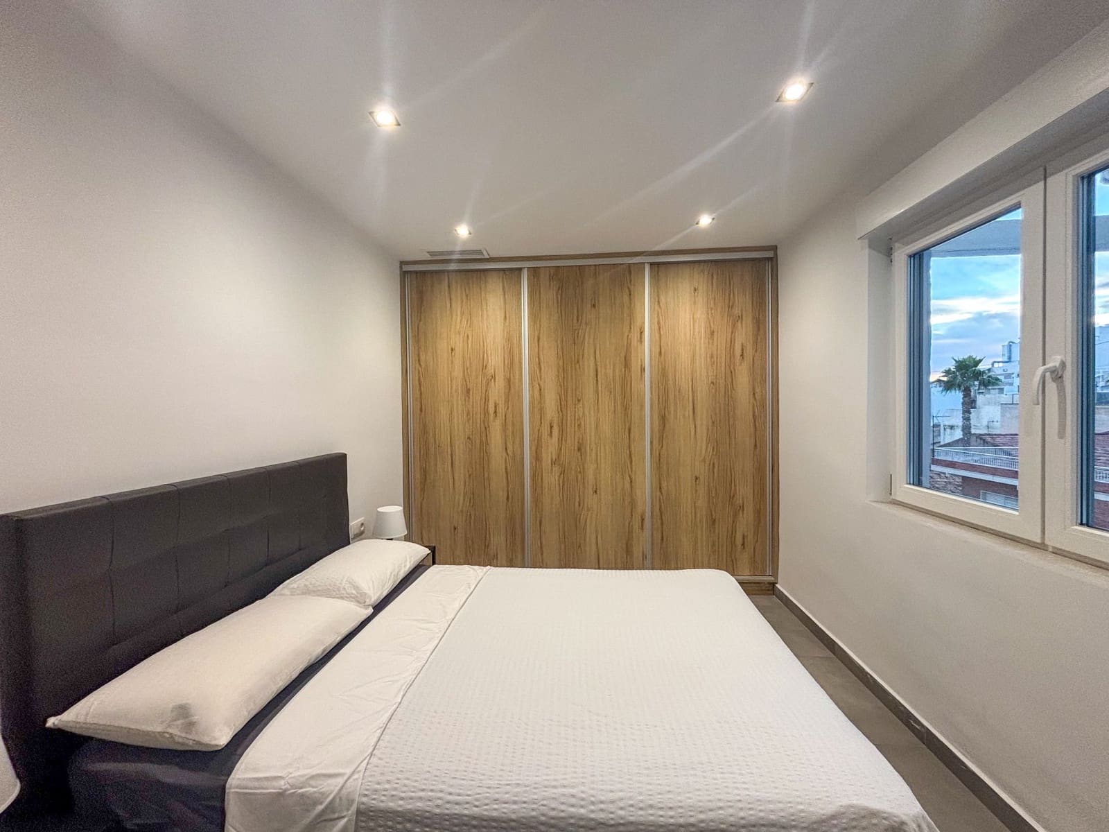 Appartement de 3 chambres à louer à Torrevieja - 1 150 € (Ref: 9665886)