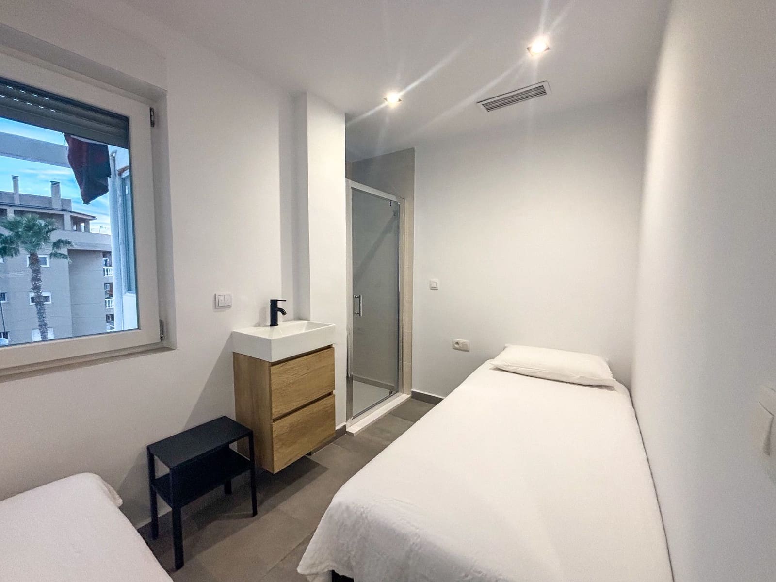 Appartement de 3 chambres à louer à Torrevieja - 1 150 € (Ref: 9665886)