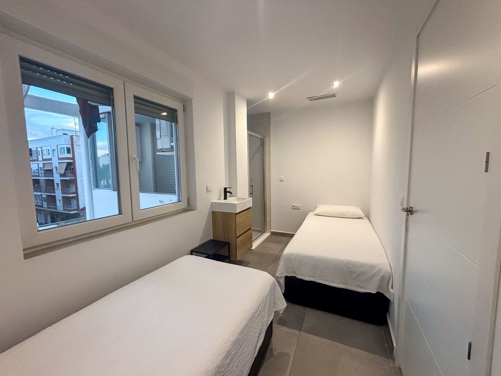 Appartement de 3 chambres à louer à Torrevieja - 1 150 € (Ref: 9665886)