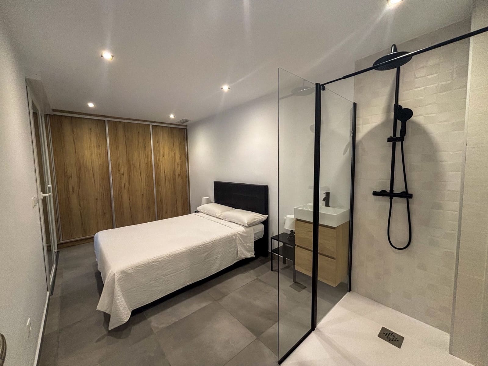 Appartement de 3 chambres à louer à Torrevieja - 1 150 € (Ref: 9665886)