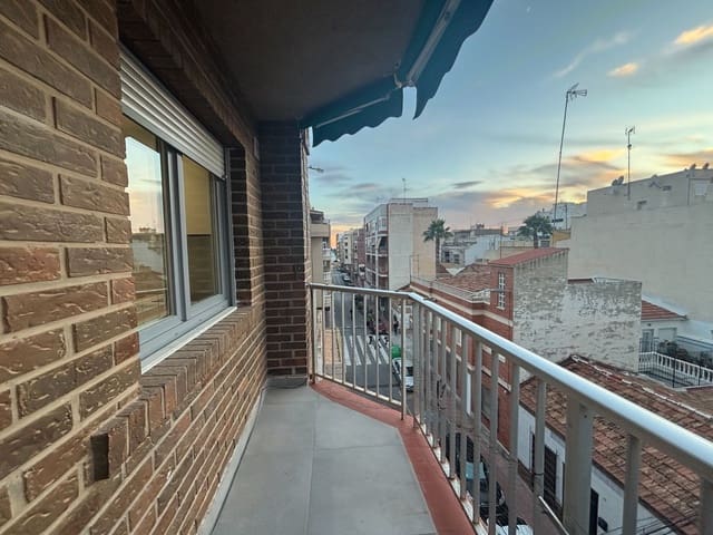 Appartement de 3 chambres à louer à Torrevieja - 1 150 € (Ref: 9665886)