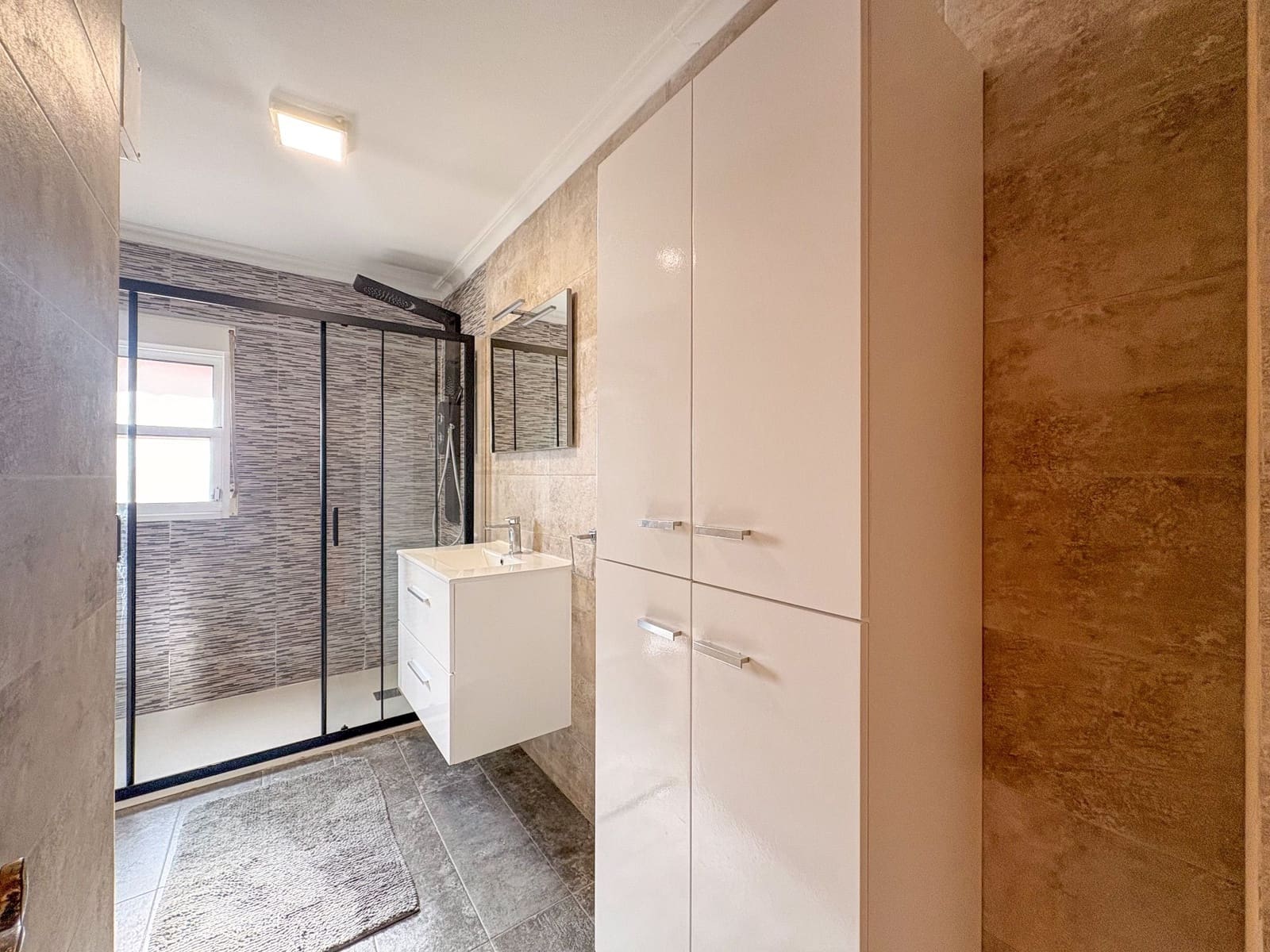 3 camera da letto Appartamento da affittare in Torrevieja con garage - 1.250 € (Rif: 9669910)