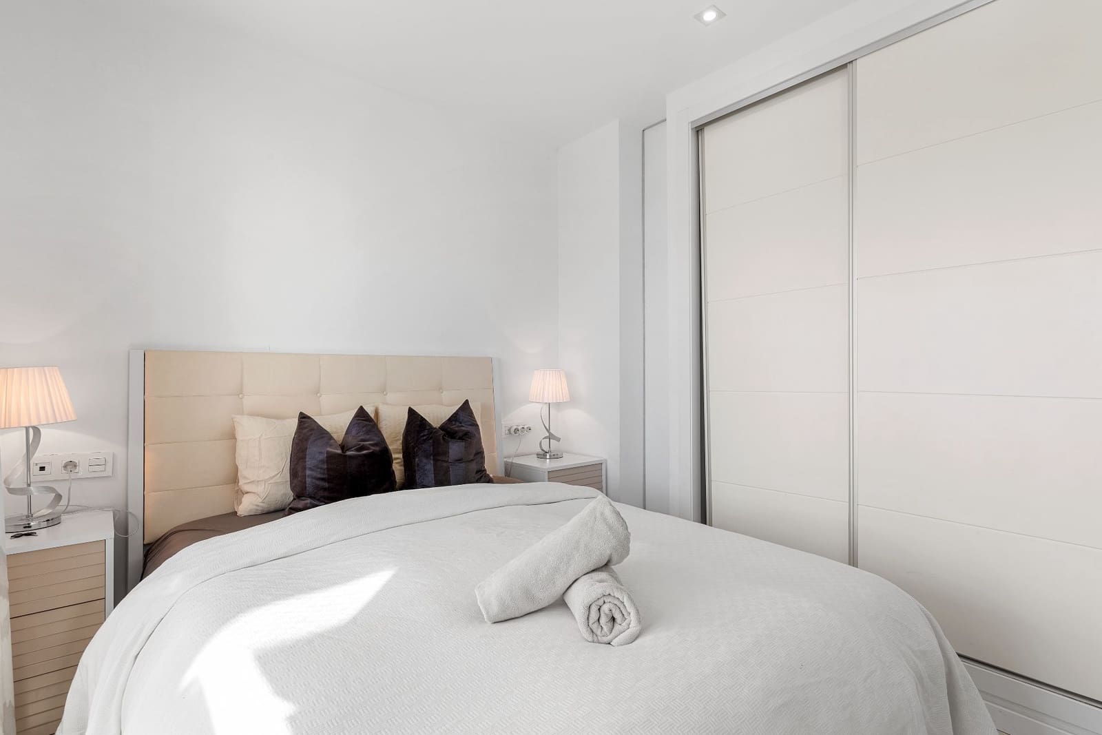 3 sovrum Villa att hyra i Orihuela Costa med pool garage - 3 500 € (Ref: 9669913)