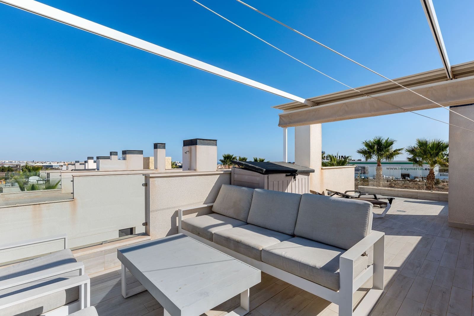 3 sovrum Villa att hyra i Orihuela Costa med pool garage - 3 500 € (Ref: 9669913)