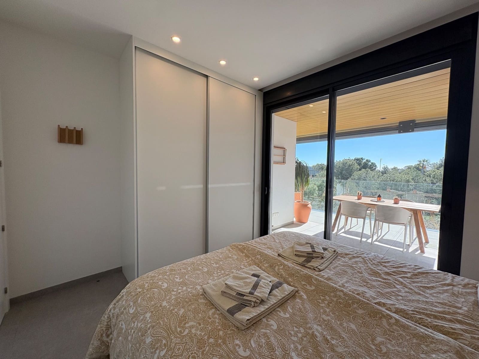 2 bedroom Flat for sale in Orihuela Costa with pool garage - € 379,900 (Ref: 9673781)