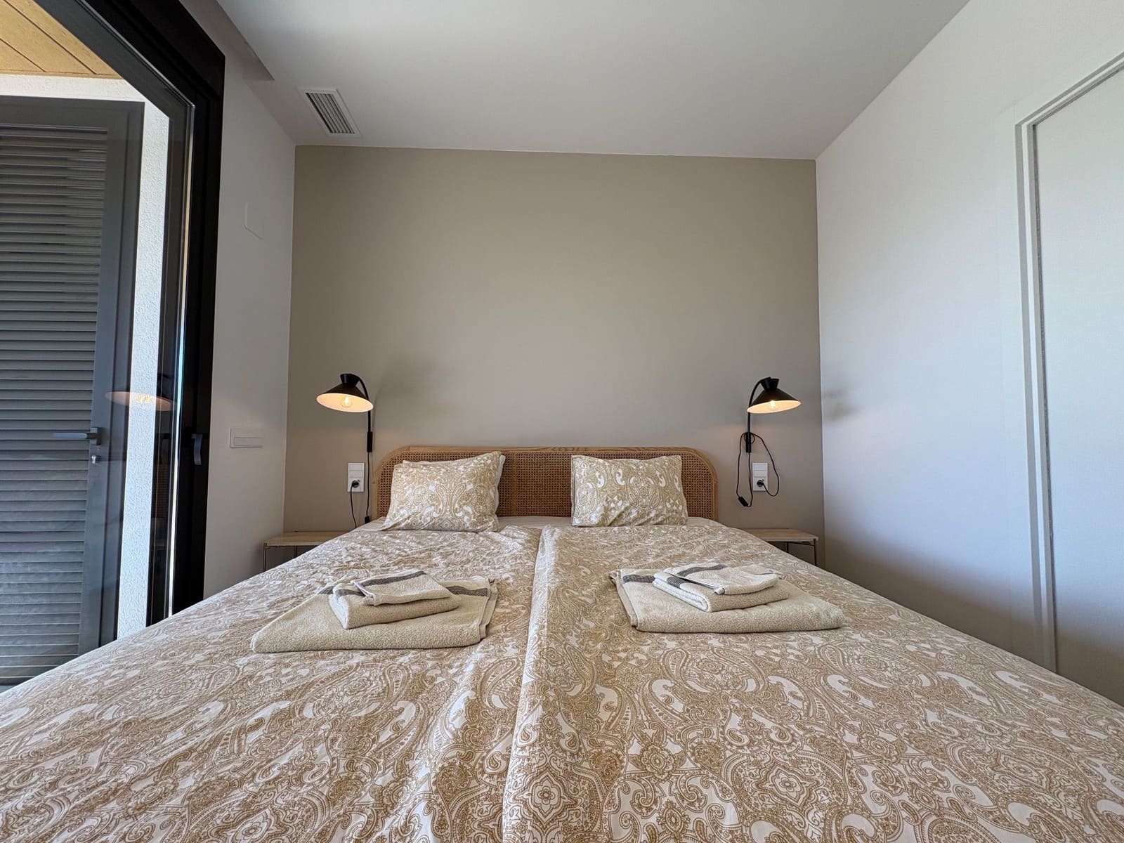 2 bedroom Flat for sale in Orihuela Costa with pool garage - € 379,900 (Ref: 9673781)