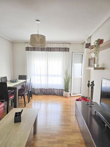 Appartement de 3 chambres à louer à Torrevieja - 850 € (Ref: 9676728)