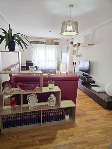 Appartement de 3 chambres à louer à Torrevieja - 850 € (Ref: 9676728)