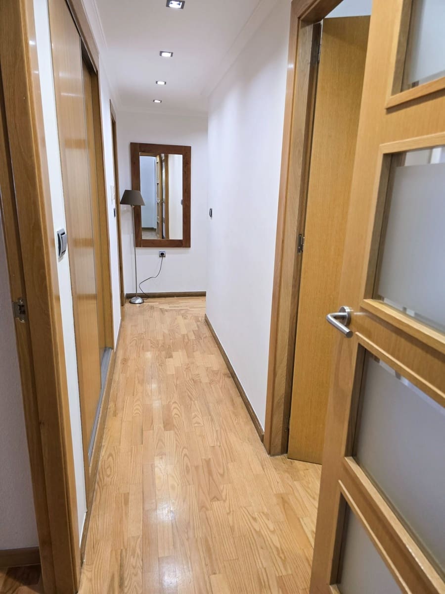 Appartement de 3 chambres à louer à Torrevieja - 850 € (Ref: 9676728)