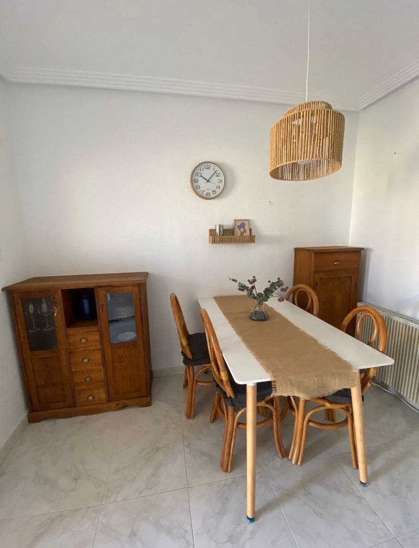 2 bedroom Villa for rent in Torrevieja with pool - € 900 (Ref: 9676729)