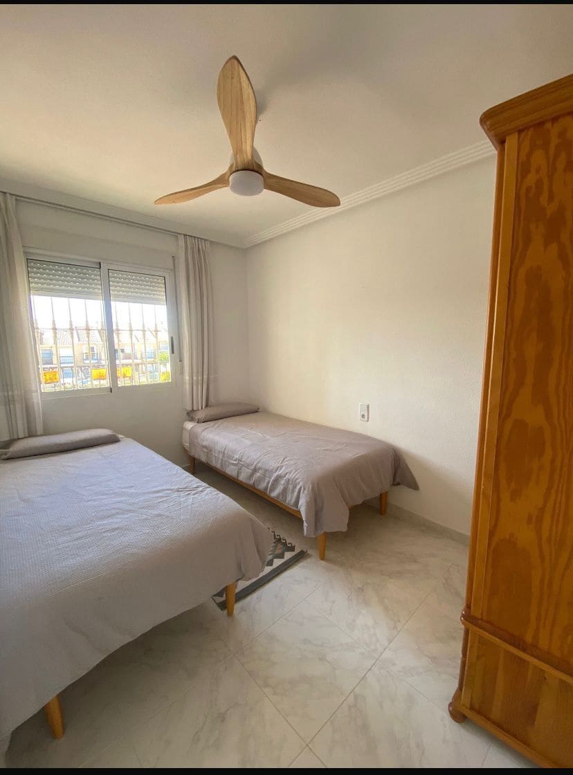 2 bedroom Villa for rent in Torrevieja with pool - € 900 (Ref: 9676729)