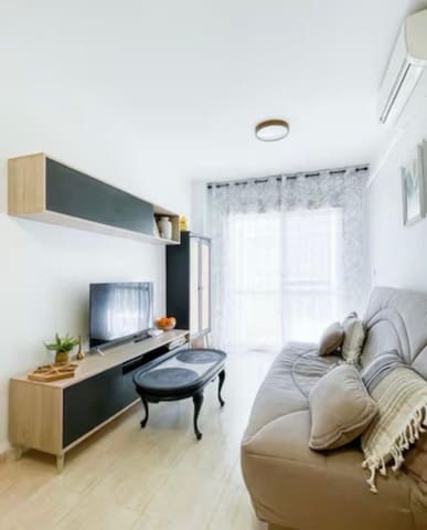 2 sovrum Lägenhet att hyra i Torrevieja med pool garage - 1 200 € (Ref: 9676730)