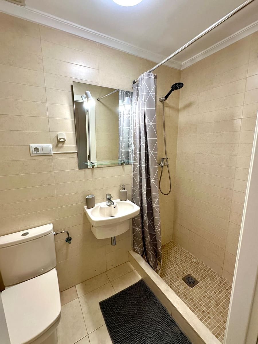 3 makuuhuone Asunto vuokrattavana paikassa Torrevieja - 950 € (Ref: 9676732)