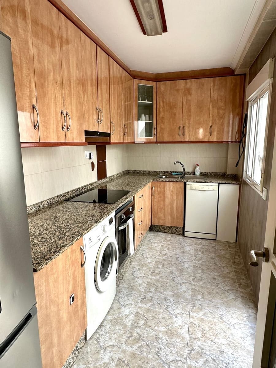 3 makuuhuone Asunto vuokrattavana paikassa Torrevieja - 950 € (Ref: 9676732)